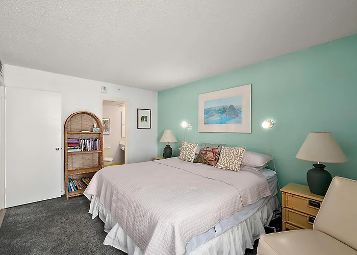 Beautiful 3 Bedroom With Side Ocean Views