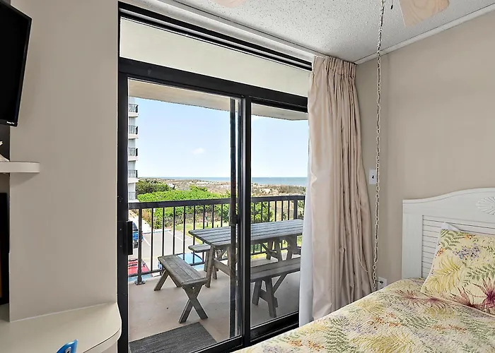 Holiday home Beautiful 3 Bedroom With Side Ocean Views