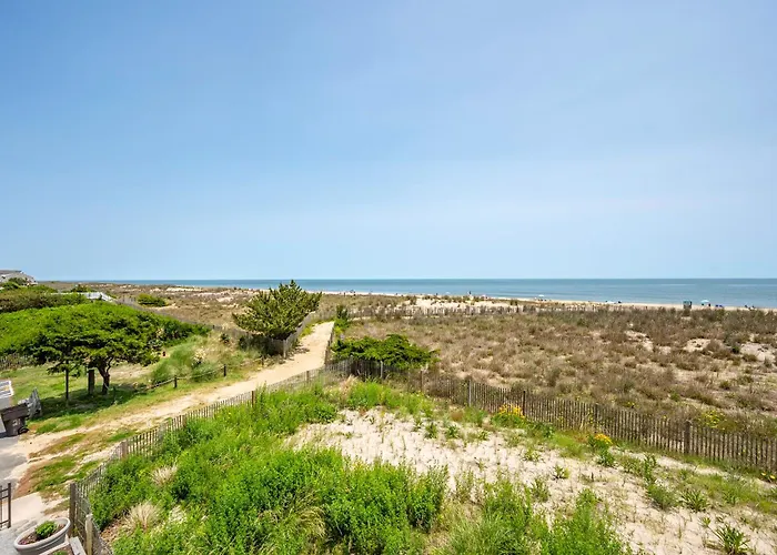 Holiday home Beautiful 3 Bedroom With Side Ocean Views *