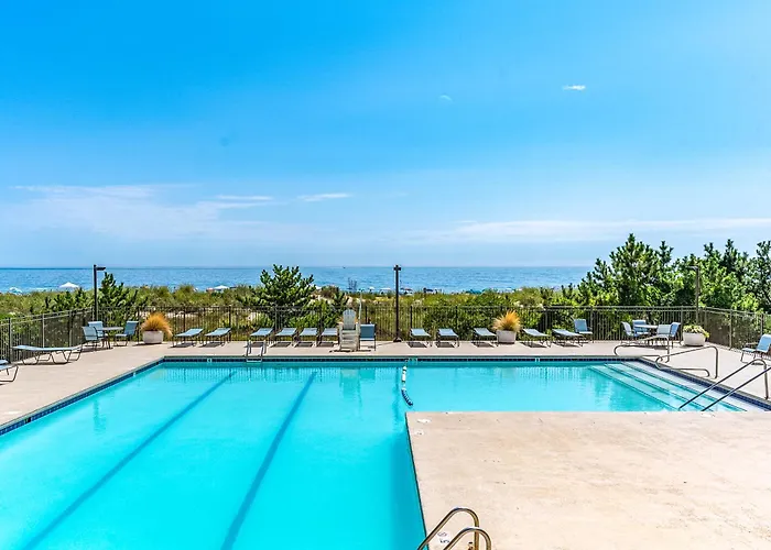 Beautiful 3 Bedroom With Side Ocean Views