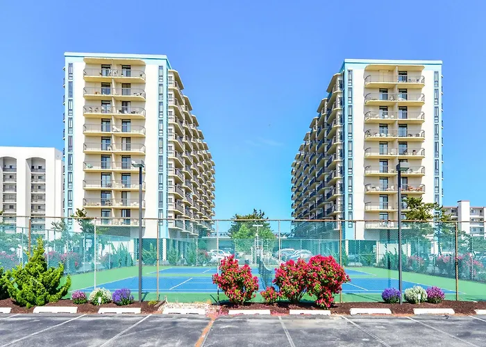 Beautiful 3 Bedroom With Side Ocean Views